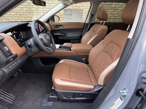 New 2026 Nissan Pathfinder Platinum AWD/4WD image 39