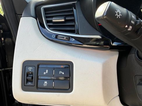 Used 2015 Kia K900 Luxury image 24