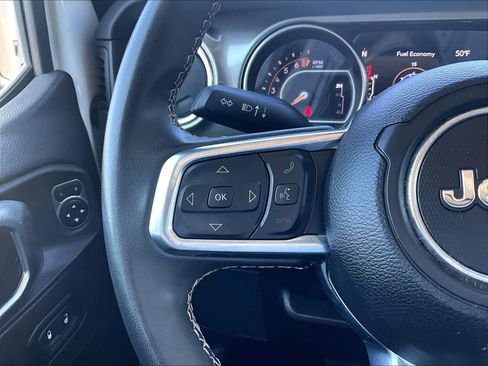 Used 2023 Jeep Gladiator Overland AWD/4WD image 23