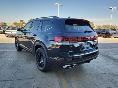 New 2026 Volkswagen Atlas SE image 5