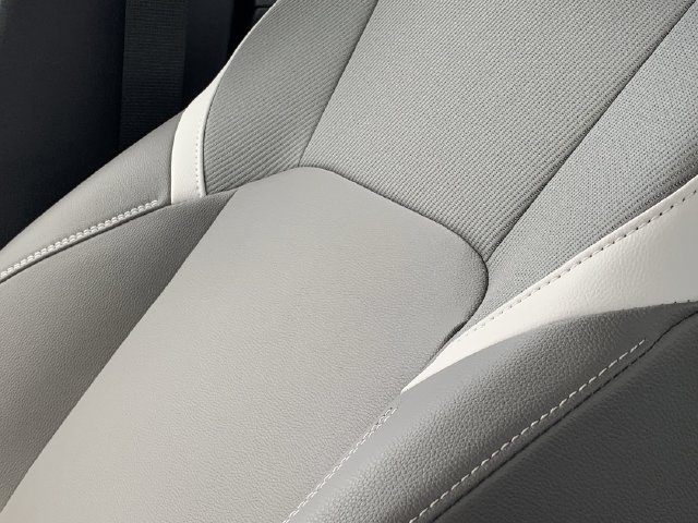 Used 2026 Toyota Camry SE w/ Convenience Package FWD image 11