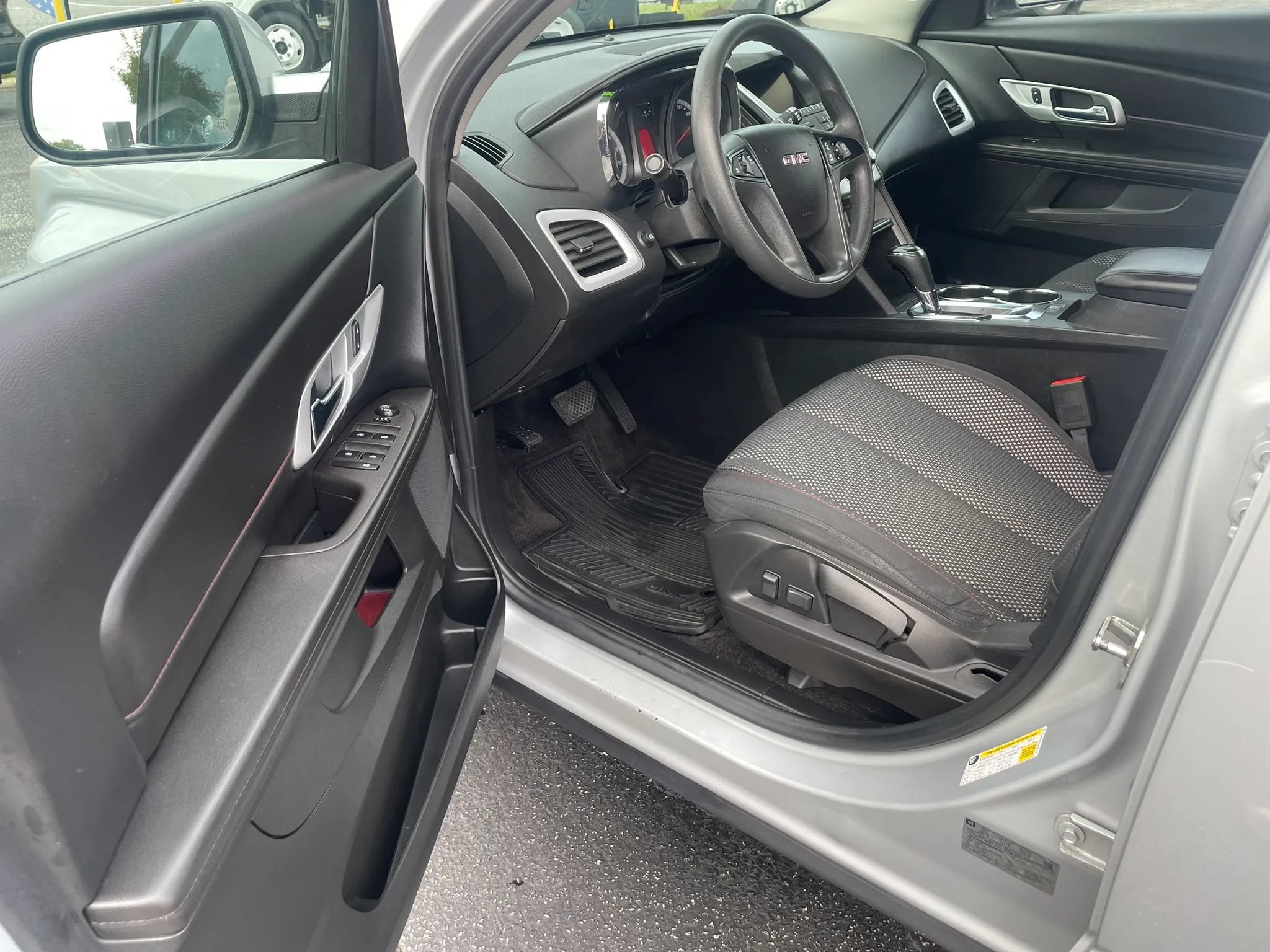 Used 2016 GMC Terrain SLE FWD image 9