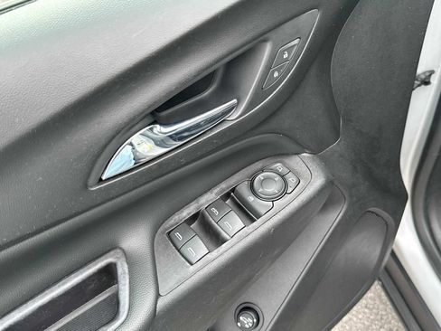 Used 2018 Chevrolet Equinox LT image 15