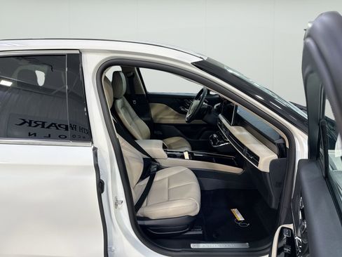New 2026 Lincoln Corsair Premiere FWD image 28
