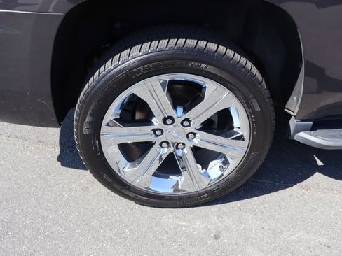 Used 2018 Chevrolet Tahoe LT w/ Luxury Package AWD/4WD image 42