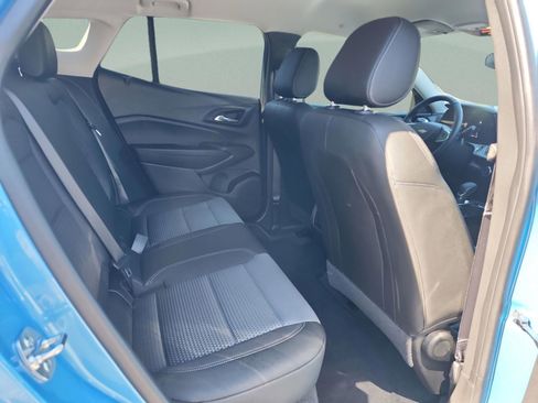 Used 2025 Chevrolet Trax LT w/ Driver Confidence Package image 17