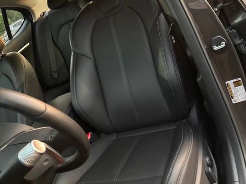 Used 2025 Genesis G70 2.5T AWD/4WD image 17