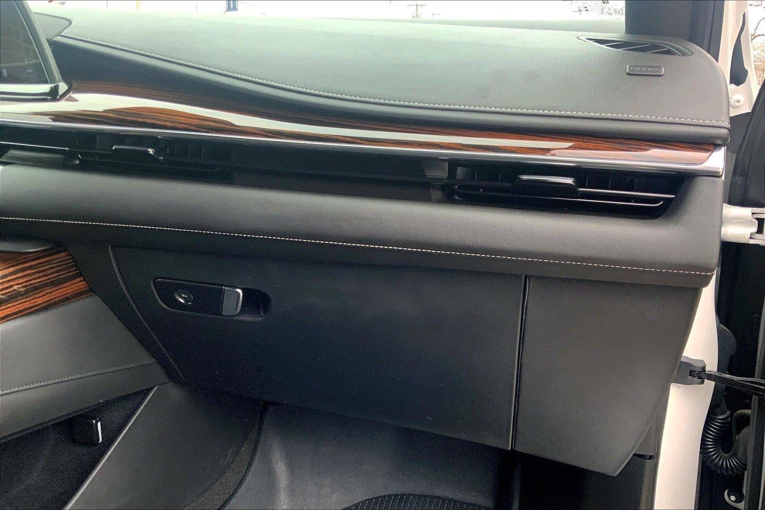Used 2022 Cadillac Escalade Luxury AWD/4WD image 15