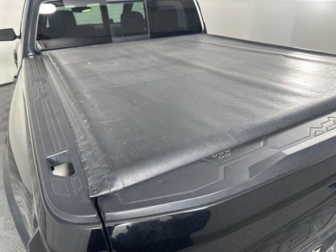 Used 2023 Chevrolet Colorado Trail Boss w/ Technology Package image 13