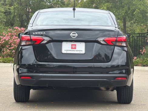 Used 2020 Nissan Versa S FWD image 5