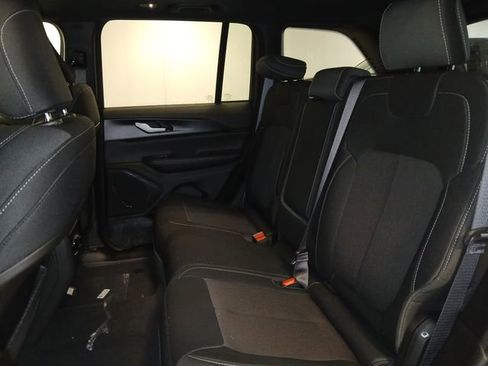 New 2026 Jeep Grand Cherokee Laredo X image 12