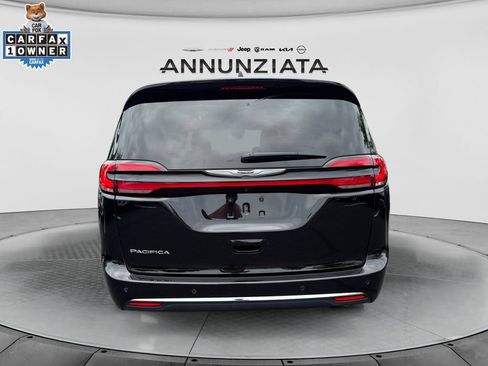 Used 2025 Chrysler Pacifica Select FWD image 4