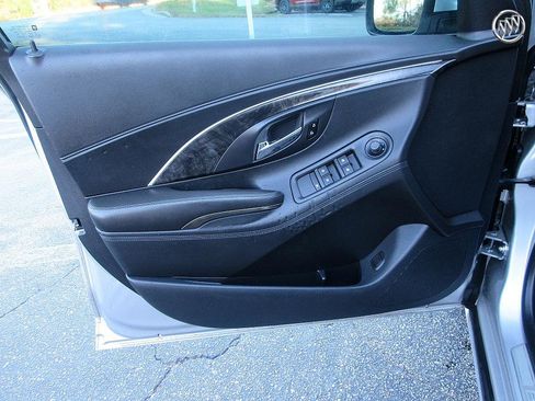 Used 2015 Buick LaCrosse image 13