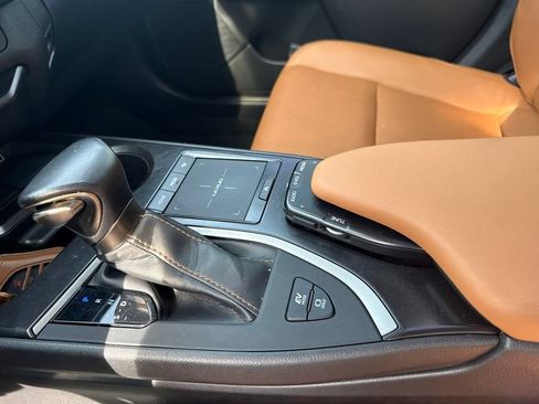 Used 2021 Lexus UX 250h w/ Premium Package AWD/4WD image 16