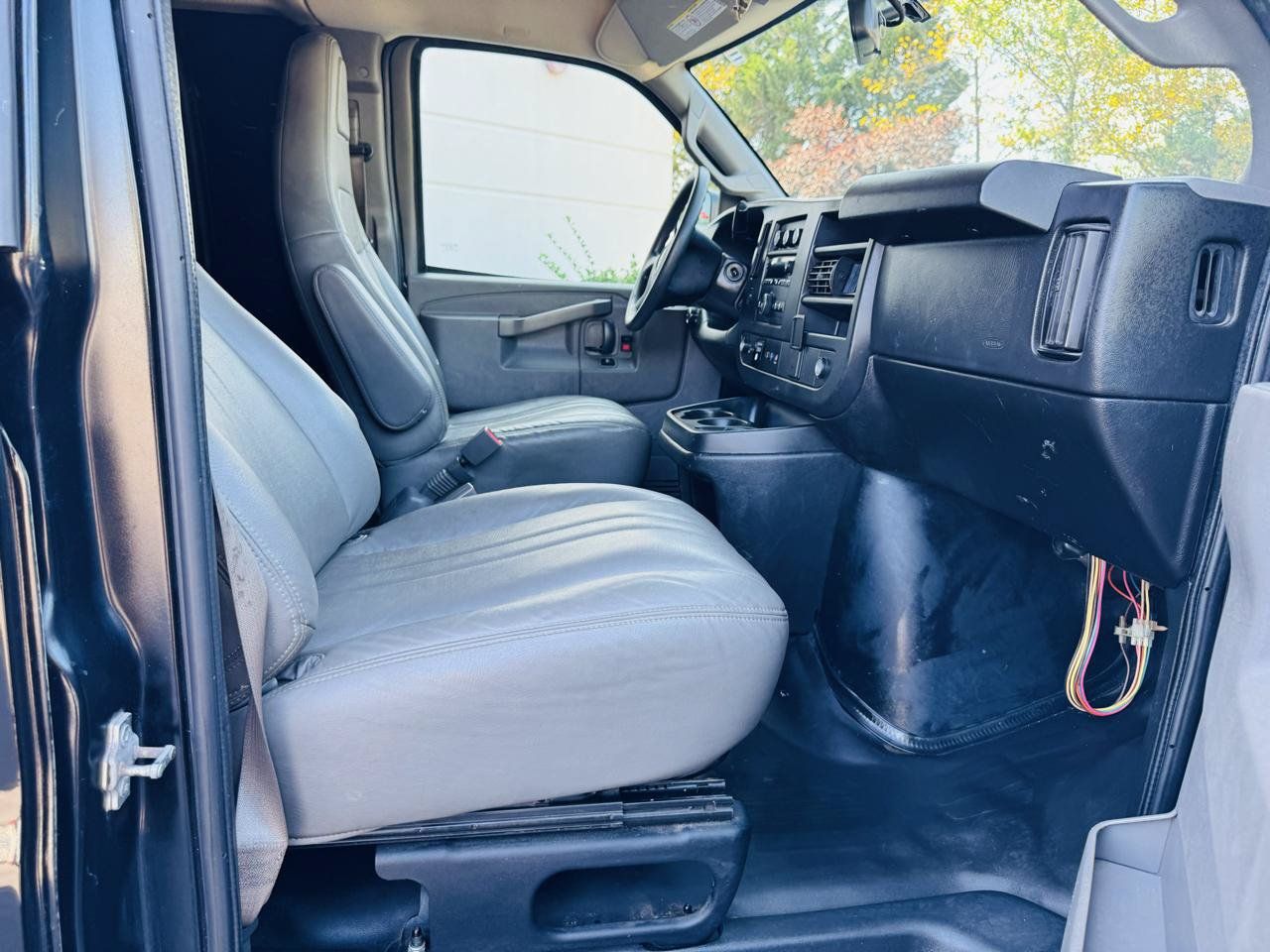 Used 2020 GMC Savana 2500 RWD image 18