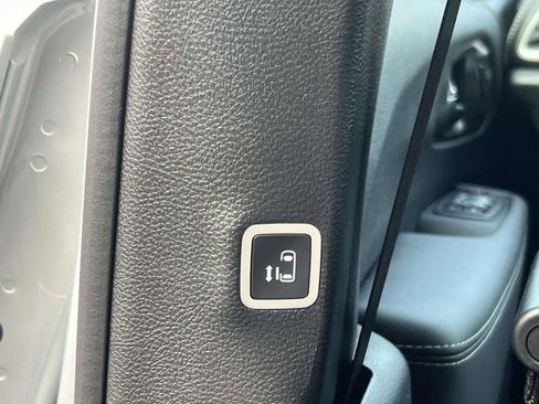 New 2026 Chrysler Pacifica Select w/ S Appearance Package image 34