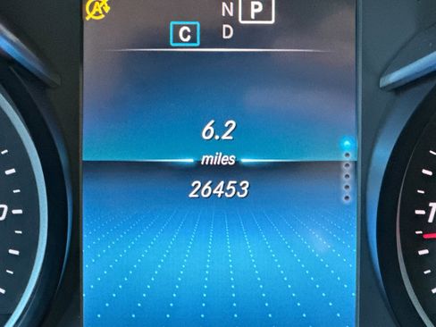 Used 2022 Mercedes-Benz GLC 300 4MATIC image 27