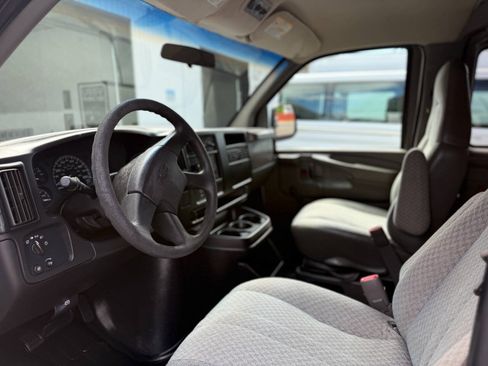 Used 2003 Chevrolet Express 3500 Extended Passenger RWD image 28