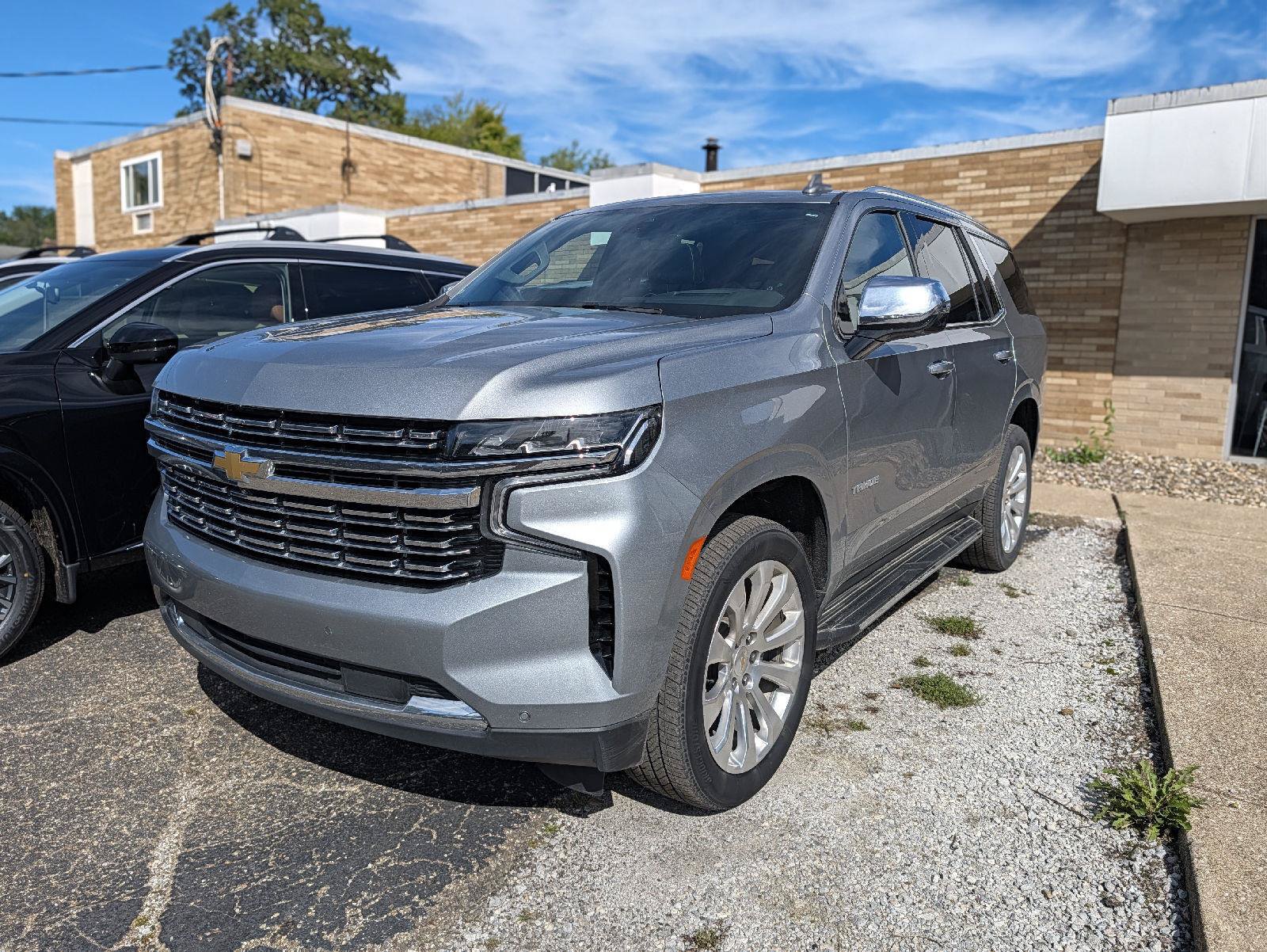 Used 2024 Chevrolet Tahoe Premier w/ Premium Package AWD/4WD image 5