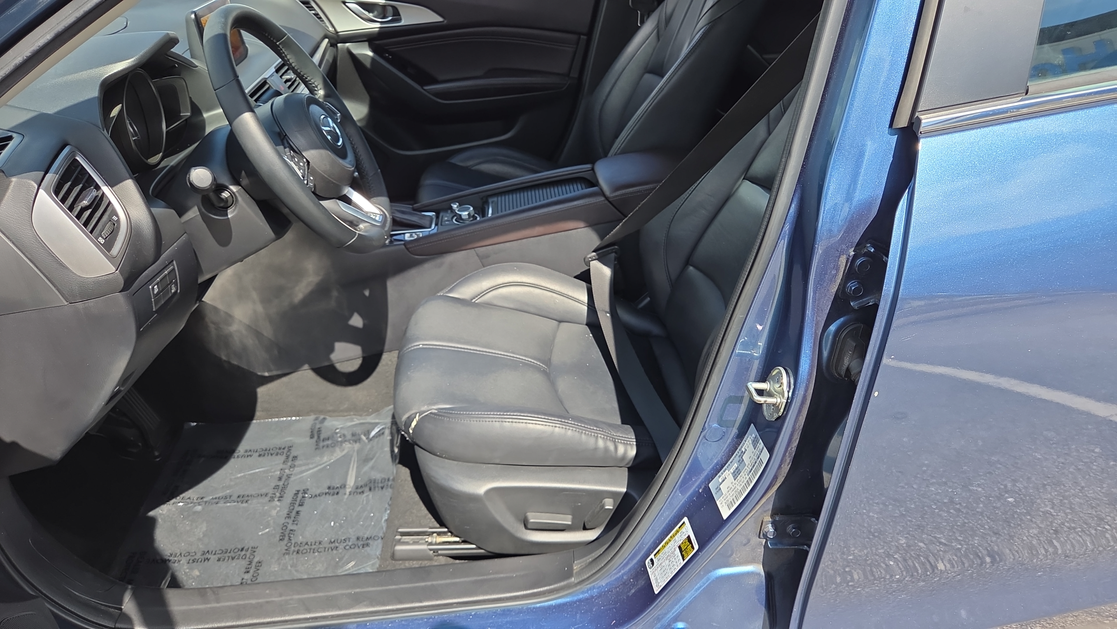 Used 2017 MAZDA MAZDA3 Touring FWD image 9