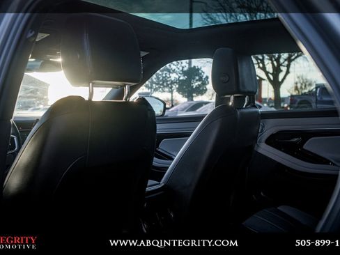 Used 2022 Land Rover Range Rover Evoque R-Dynamic S image 27