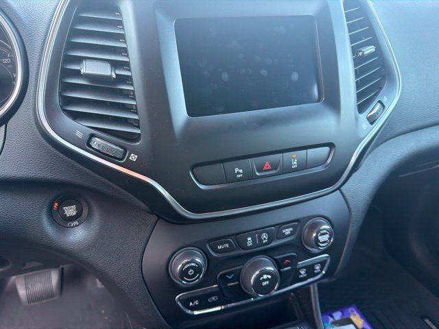 Used 2021 Jeep Cherokee Latitude Lux w/ Sun & Sound Group AWD/4WD image 12