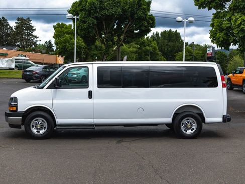 Used 2025 Chevrolet Express 3500 LT w/ LT Preferred Equipment Group RWD image 12