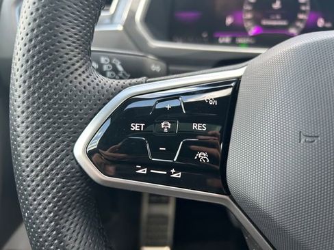 Certified 2023 Volkswagen Tiguan SE R-Line FWD image 18