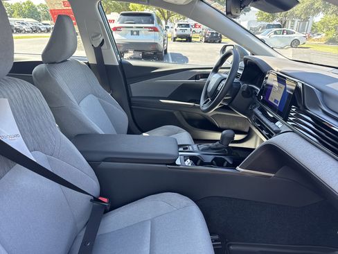 New 2025 Toyota Camry LE w/ Convenience Package image 31
