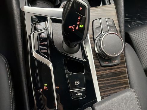 Used 2023 BMW 530i w/ Premium Package RWD image 17