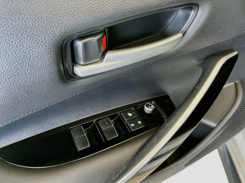 Used 2020 Toyota Corolla XSE image 18