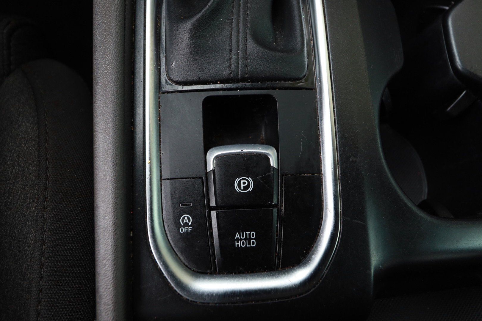 Used 2020 Hyundai Santa Fe SE FWD image 17