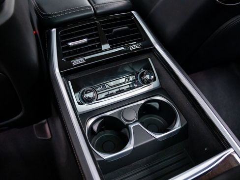 Certified 2022 BMW 750i xDrive AWD/4WD image 20
