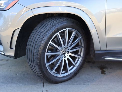 Used 2022 Mercedes-Benz GLS 450 4MATIC image 46