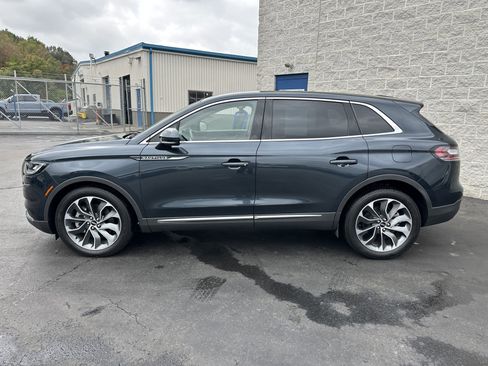 Used 2022 Lincoln Nautilus Reserve image 5