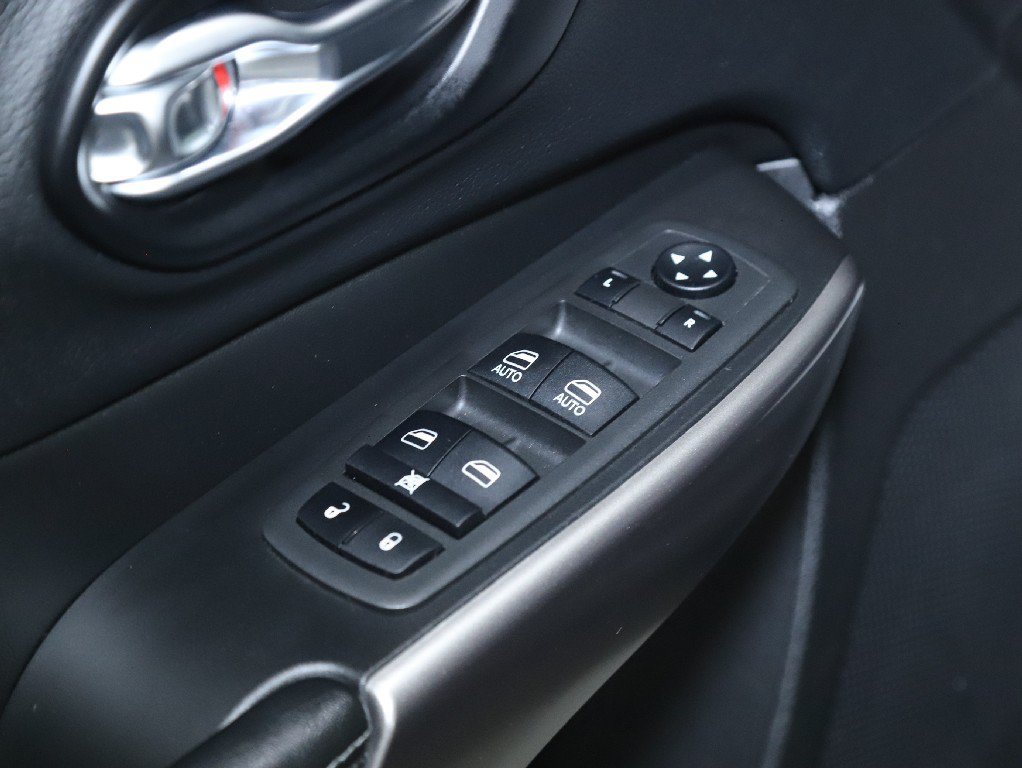 Used 2021 Jeep Cherokee Latitude Lux AWD/4WD image 16
