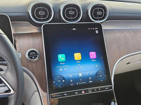 Used 2025 Mercedes-Benz GLC 300 image 14