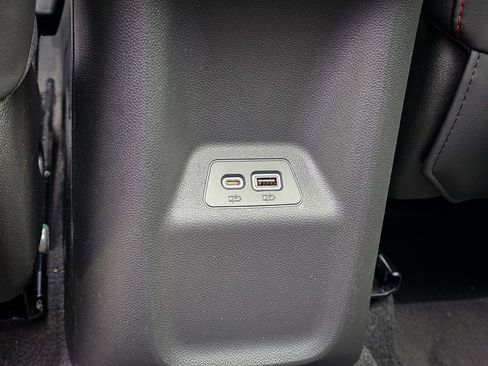 Used 2023 Buick Envision Essence w/ Sport Touring Package AWD/4WD image 35