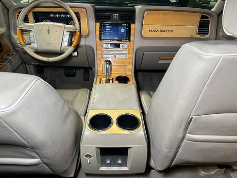 Used 2008 Lincoln Navigator L 2WD image 30