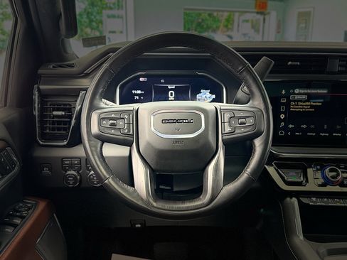 Used 2024 GMC Sierra 2500 Denali Ultimate AWD/4WD image 18