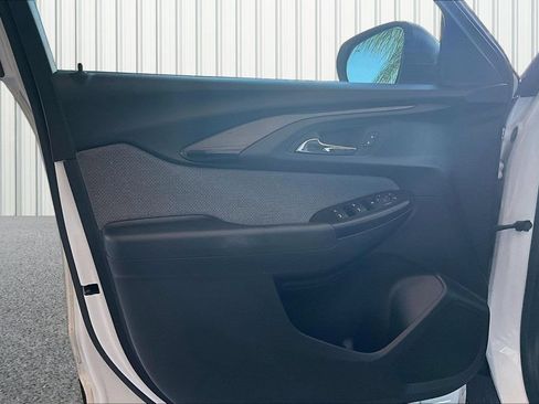 Used 2022 Chevrolet TrailBlazer LS FWD image 14