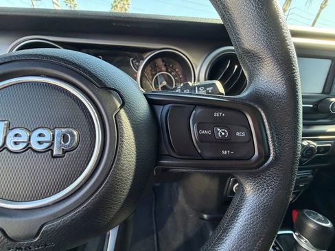 Used 2018 Jeep Wrangler Unlimited Sport image 18