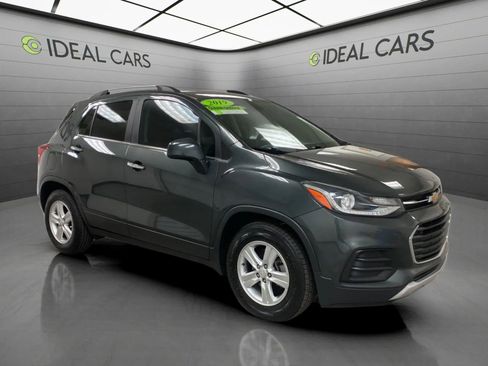 Used 2019 Chevrolet Trax LT w/ Driver Confidence Package FWD image 3