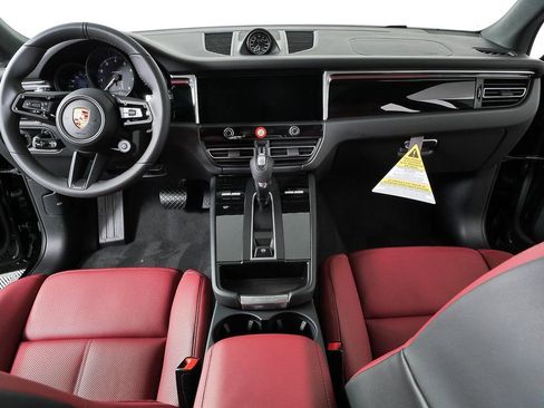 New 2026 Porsche Macan Turbo image 18