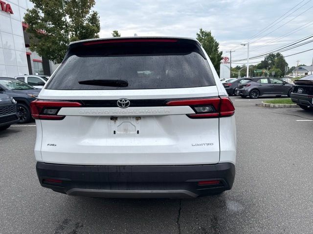 Certified 2024 Toyota Grand Highlander AWD image 8