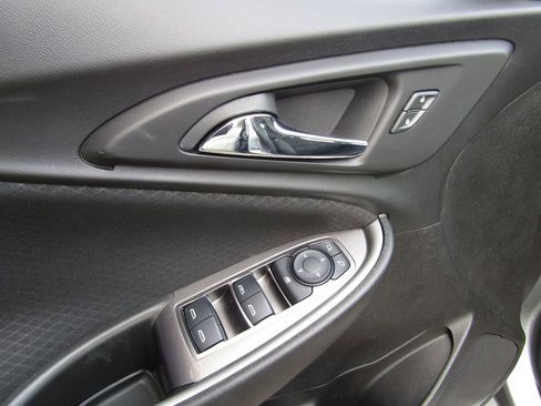 Used 2023 Chevrolet Malibu LT image 19