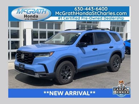 Used 2025 Honda Pilot TrailSport image 1