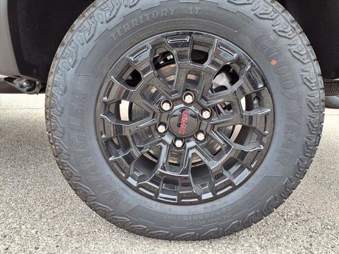 New 2026 GMC Canyon Elevation w/ Convenience Package image 24