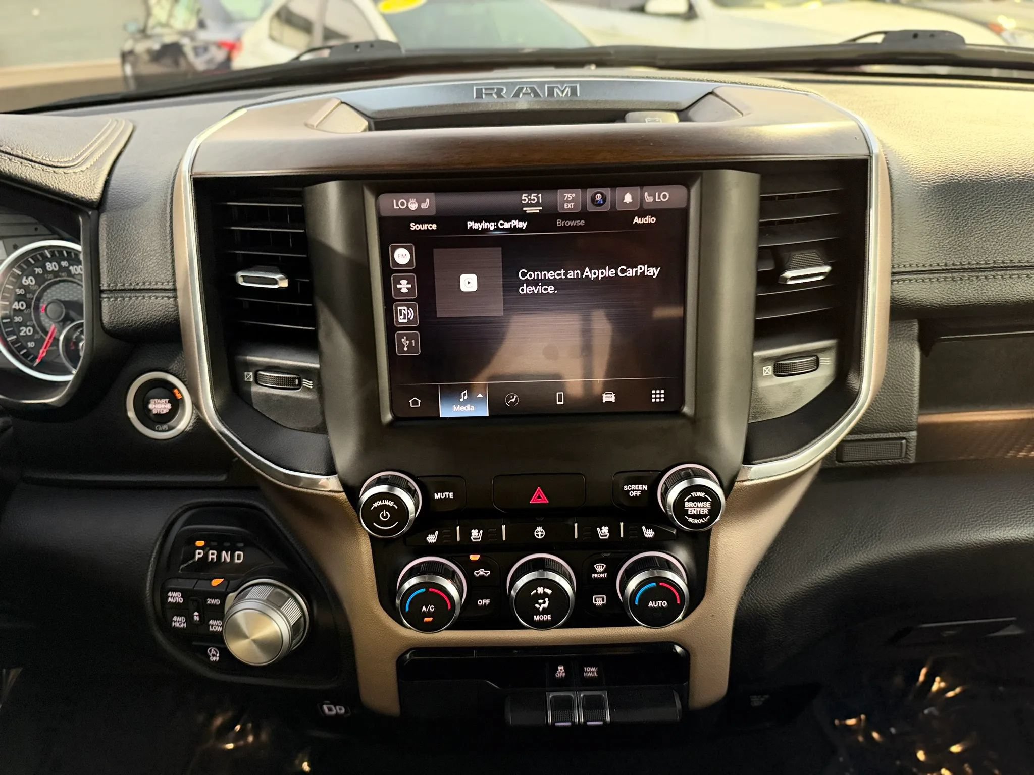 Used 2022 RAM 1500 Laramie AWD/4WD image 32