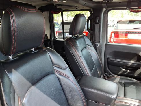 Used 2020 Jeep Gladiator Rubicon AWD/4WD image 12